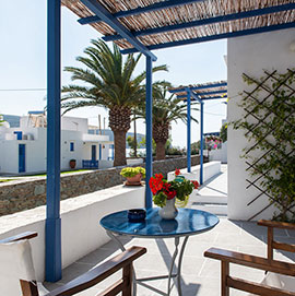 Δωμάτια Μαργαρίτα Γιαμμάκη με θέα στη θάλασσα