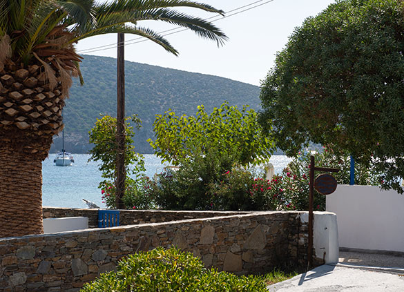 Δωμάτια στη Σίφνο κοντά στη θάλασσα