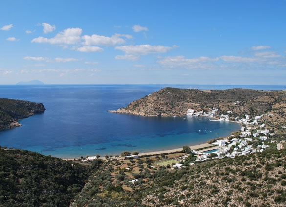 Ο κόλπος του Βαθιού στη Σίφνο